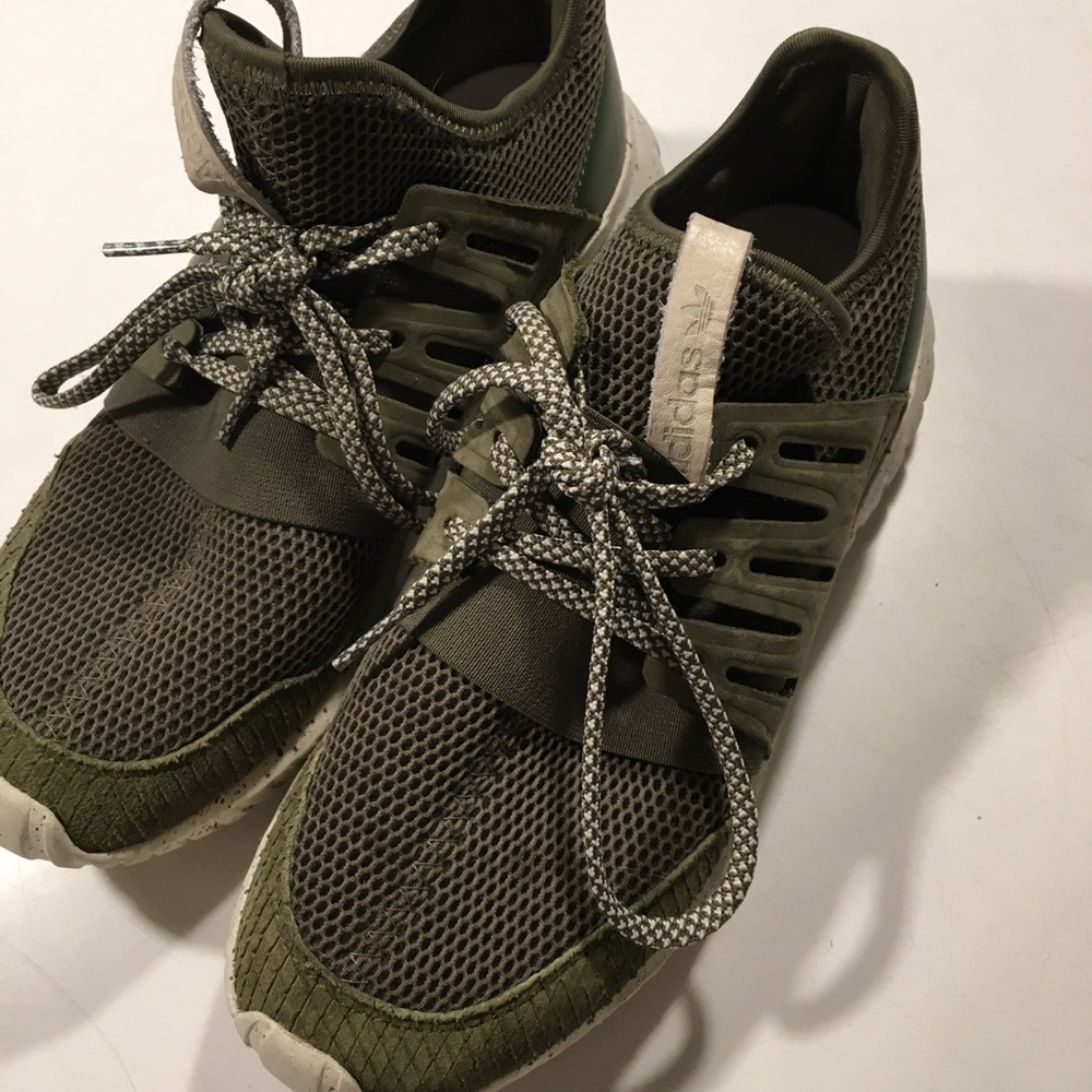 Adidas Sneakers